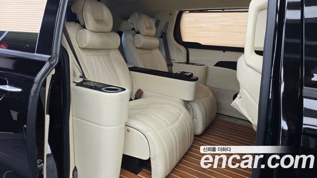 Kia Carnival 2021 — Şəkil 37/42