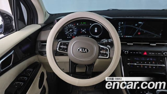 Kia Carnival 2021 — Şəkil 28/42