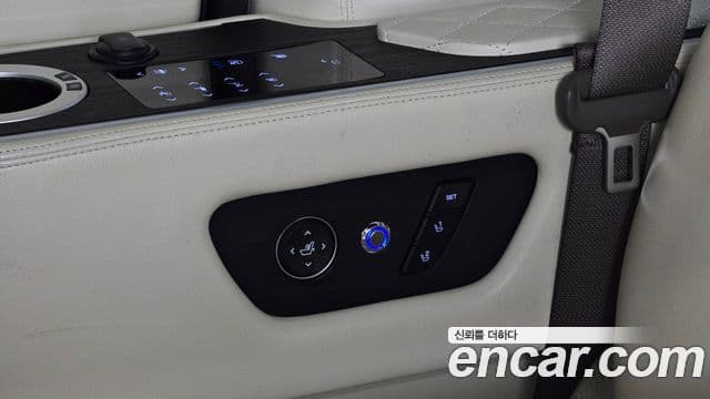 Kia Carnival 2021 — Şəkil 29/42