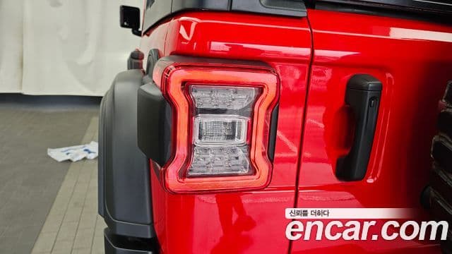 Jeep Wrangler 2022 — Şəkil 22/31
