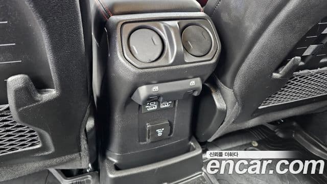 Jeep Wrangler 2022 — Şəkil 2/31