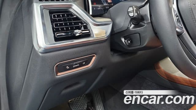BMW X7 2025 — фото 16 из 20