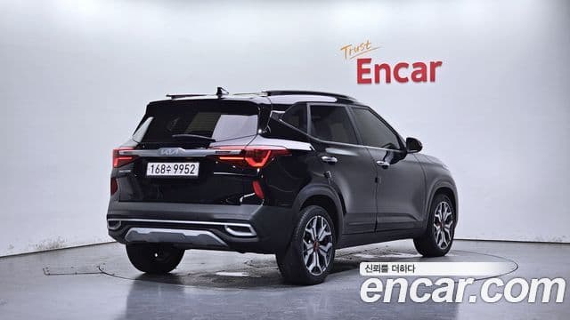 Kia Seltos 2022 — ფოტო 2/20