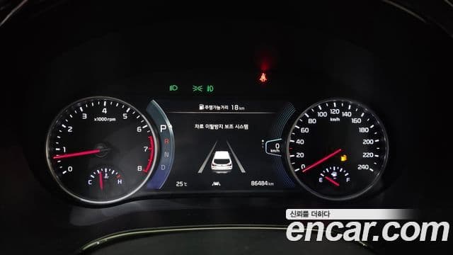 Kia Seltos 2022 — ფოტო 8/20