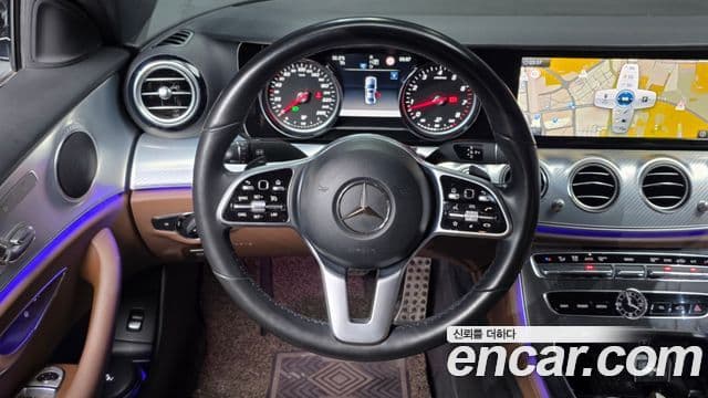 Mercedes-Benz E-Class 2020 — фото 13 из 20