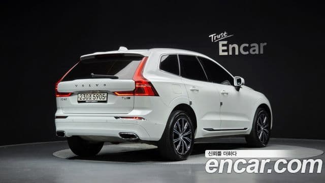 Volvo XC60 2020 — ფოტო 2/20