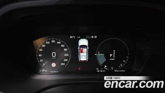 Volvo XC60 2020 — ფოტო 8/20