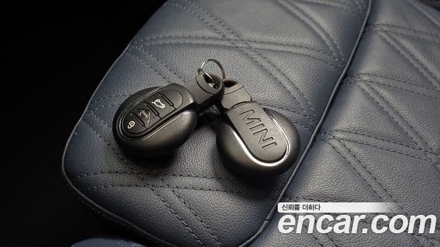 Mini Cooper S Countryman 2023 — ფოტო 18/20