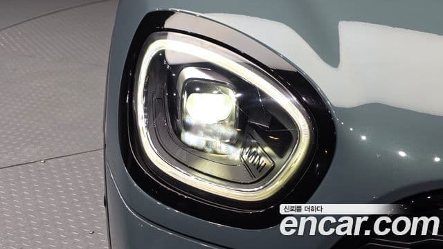 Mini Cooper S Countryman 2023 — Photo 29/32