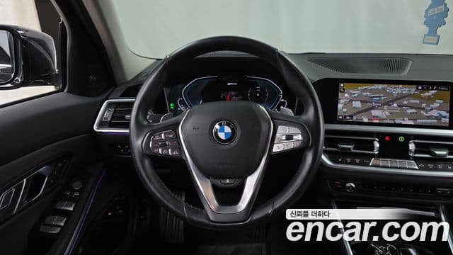BMW 3 Series 2020 — ფოტო 13/20