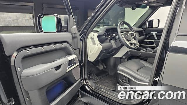 Land Rover Defender 2023 — ფოტო 10/20
