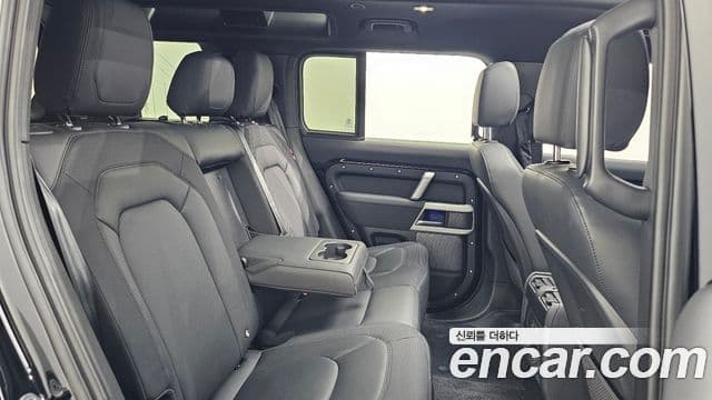 Land Rover Defender 2023 — ფოტო 13/20