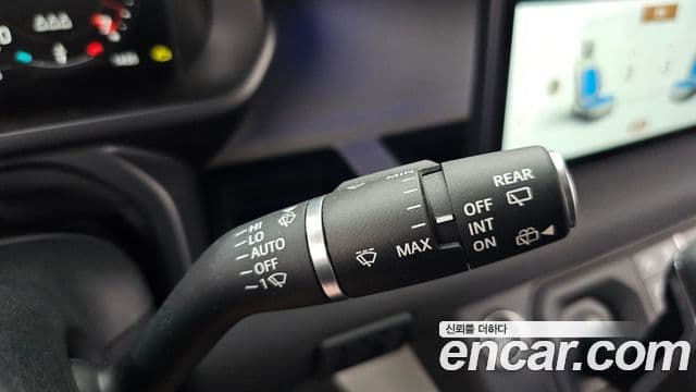 Land Rover Defender 2023 — Photo 18/39