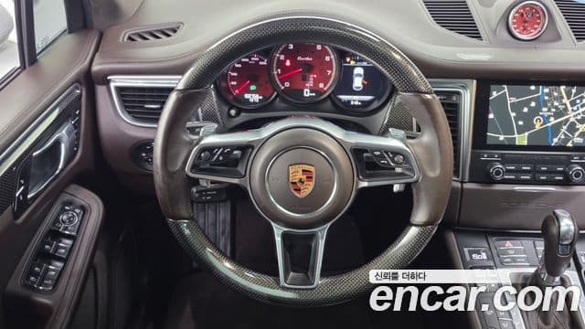 Porsche Macan 2018 — фото 13 из 20