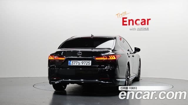 Lexus LS500h 2023 — Şəkil 4/20