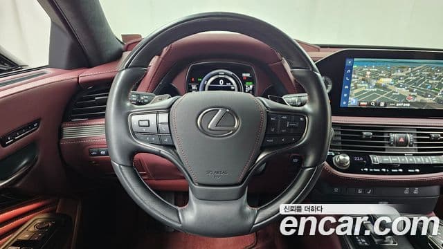 Lexus LS500h 2023 — Şəkil 13/20