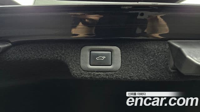 Lexus LS500h 2023 — фото 15 из 20