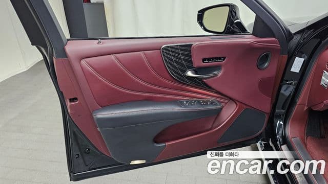 Lexus LS500h 2023 — Photo 35/35