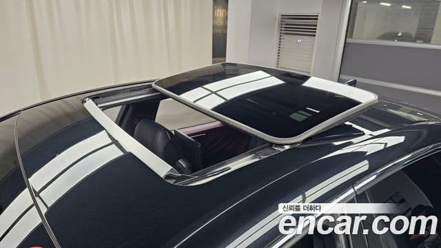 Lexus LS500h 2023 — Photo 27/35