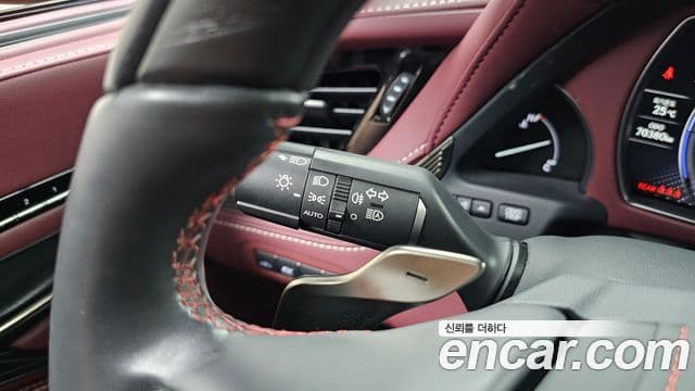 Lexus LS500h 2023 — Photo 4/35