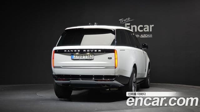 Land Rover Range Rover 2023 — Photo 25/35