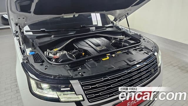 Land Rover Range Rover 2023 — Photo 21/35
