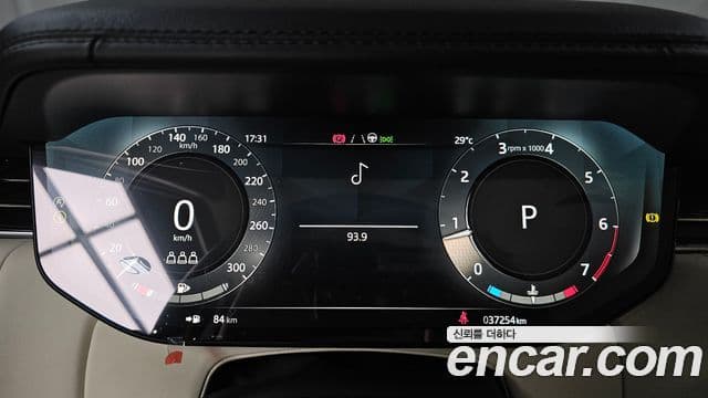 Land Rover Range Rover 2023 — Photo 27/35