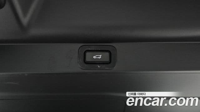 Land Rover Range Rover 2023 — Photo 19/35