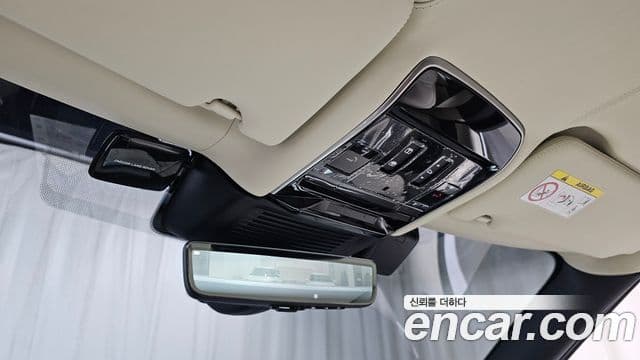 Land Rover Range Rover 2023 — Photo 26/35