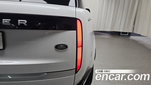 Land Rover Range Rover 2023 — Photo 14/35
