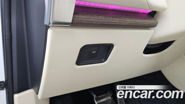 Land Rover Range Rover 2023 — Photo 35/35