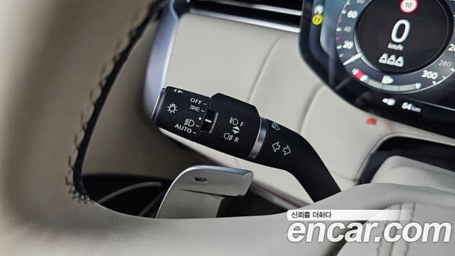 Land Rover Range Rover 2023 — Photo 9/35