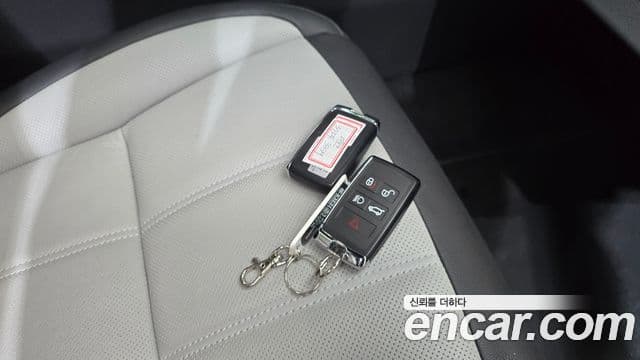 Land Rover Range Rover Evoque 2025 — ფოტო 16/20