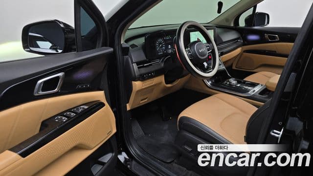 Kia Carnival 2023 — фото 10 из 20