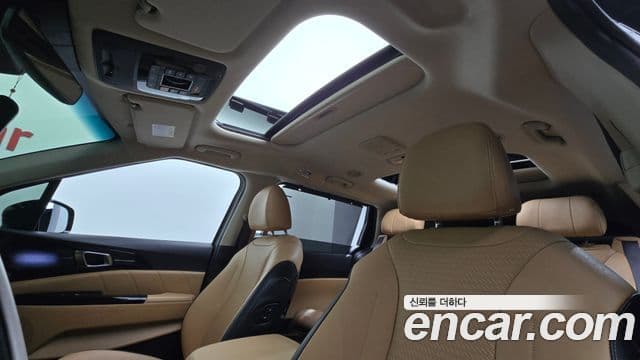 Kia Carnival 2023 — Şəkil 19/20