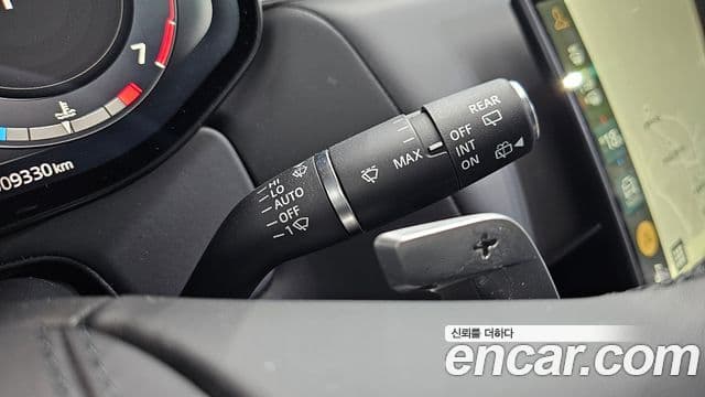 Land Rover Range Rover Sport 2025 — Photo 29/33