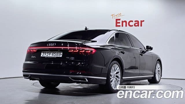 Audi A8 2019 — Фото 2/20