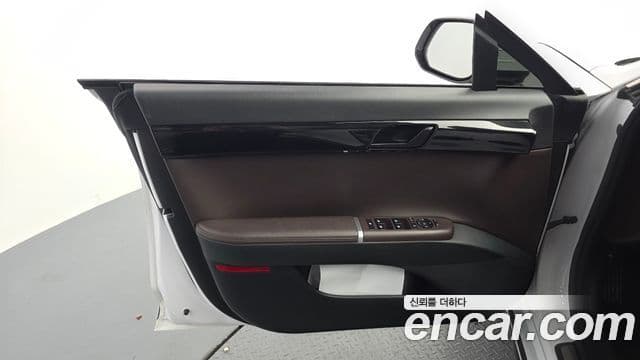 Hyundai Grandeur Hybrid 2023 — Photo 23/33
