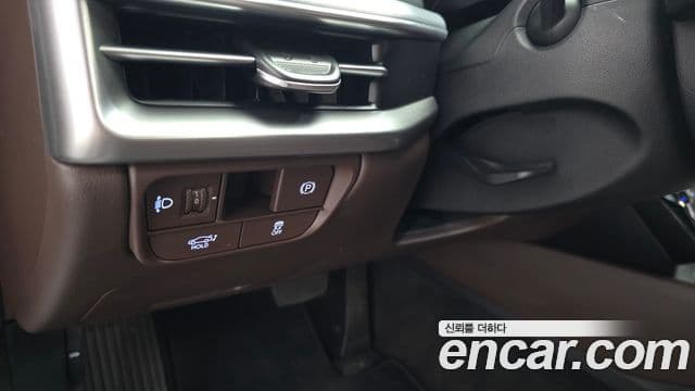 Hyundai Grandeur Hybrid 2023 — Photo 25/33