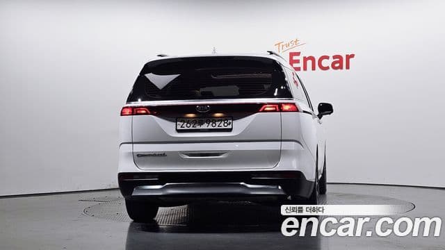 Kia Carnival 2021 — Фото 4/20