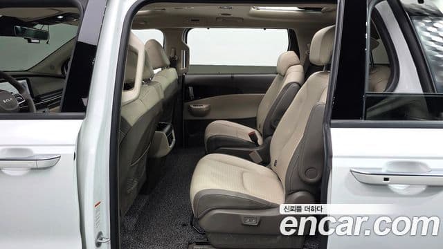 Kia Carnival 2024 — фото 12 из 20