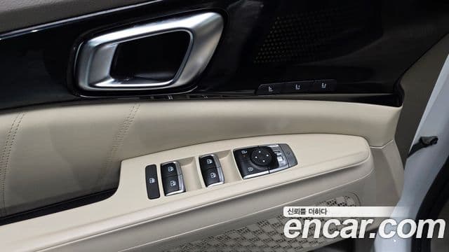 Kia Carnival 2024 — ფოტო 19/20