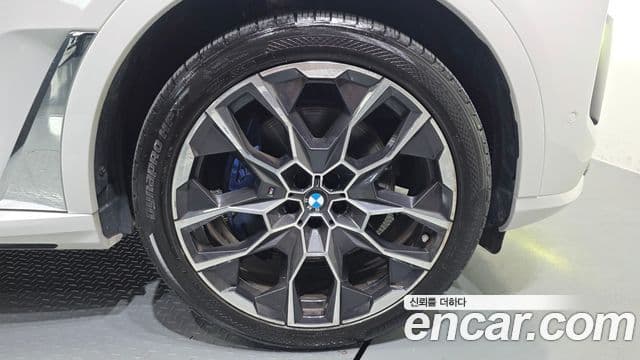 BMW X7 2023 — Photo 11/34