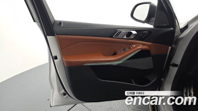 BMW X7 2023 — Photo 30/34