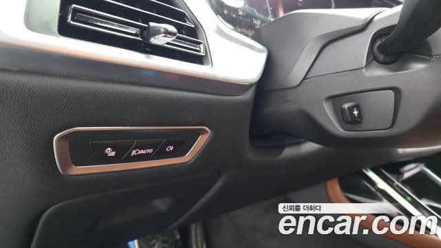 BMW X7 2023 — Photo 31/34
