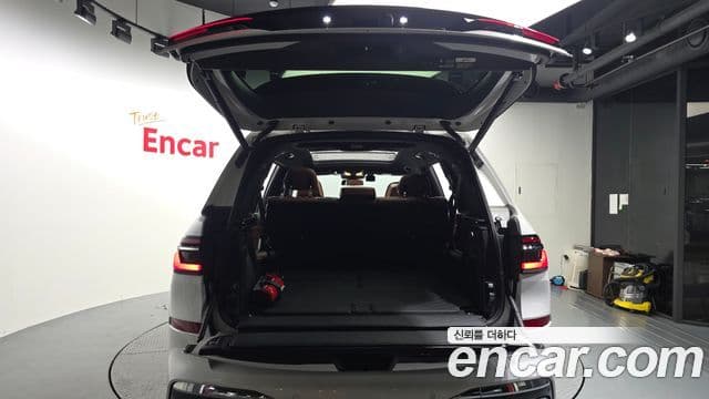 BMW X7 2023 — Photo 21/34