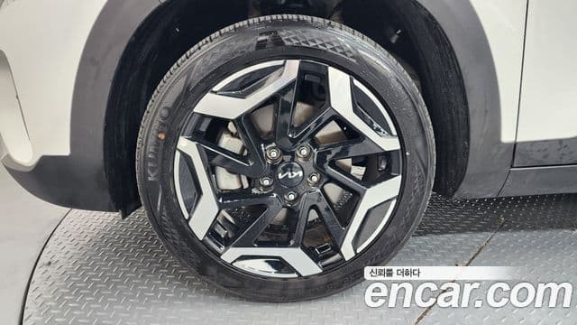 Kia Seltos 2022 — ფოტო 5/20