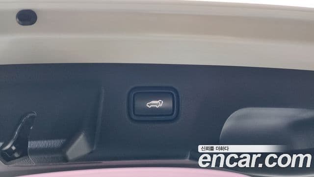 Kia Seltos 2022 — ფოტო 18/20