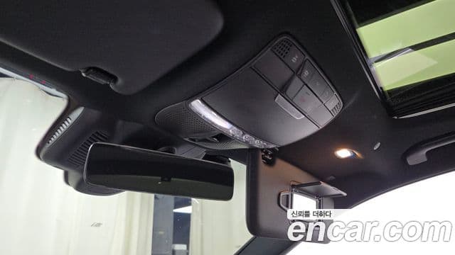 Mercedes-Benz E-Class 2021 — Photo 5/32
