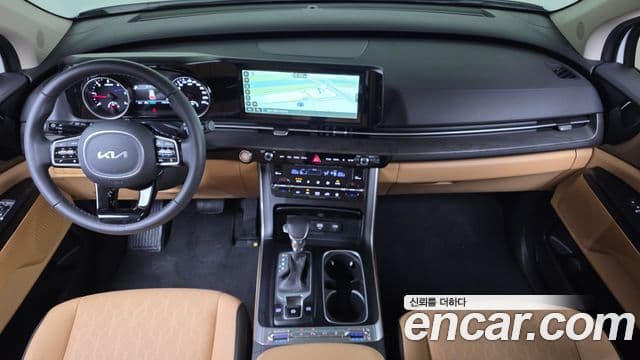 Kia Carnival 2023 — фото 7 из 20
